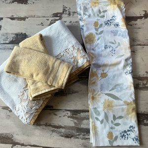 Spring Target bundle! Shower Curtain & Towels